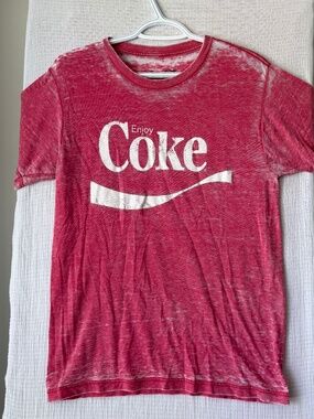 Coca-Cola Vintage Enjoy Coke Distressed Super Soft  Red T-shirt Size Soft